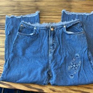 Girls R Wear  Distressed Capri Floral Design